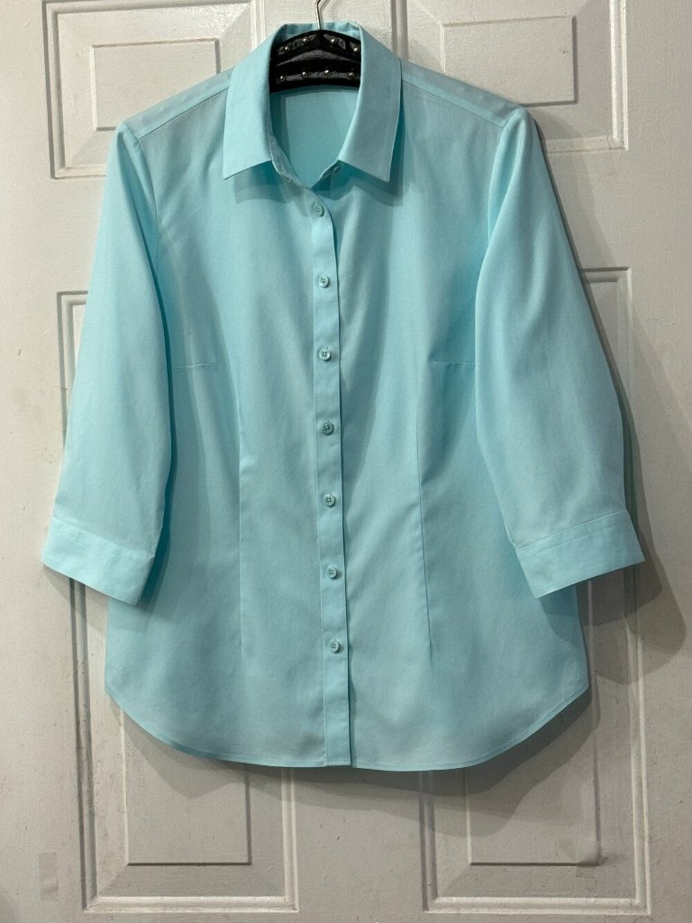 Coldwater Creek No-Iron Sz M (10-12) Blouse Button Up Shirt 3/4 Sleeve Aqua